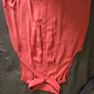 Pink collar tank shirt